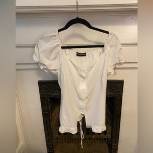 Scarlett Darkness size small white blouse